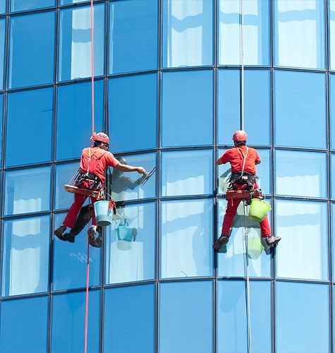 Мытье фасадов промальпинистами в Биробиджане